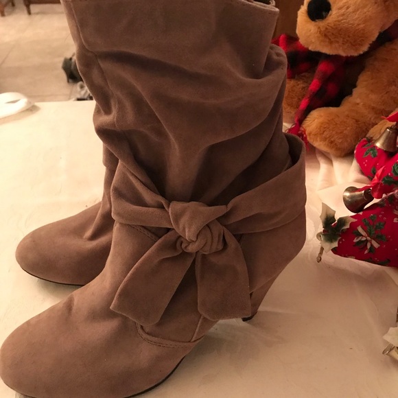 Qupid 3/4 boots bow on side (OLCC) - Picture 2 of 5